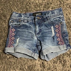 These are children’s shorts in a Size:6